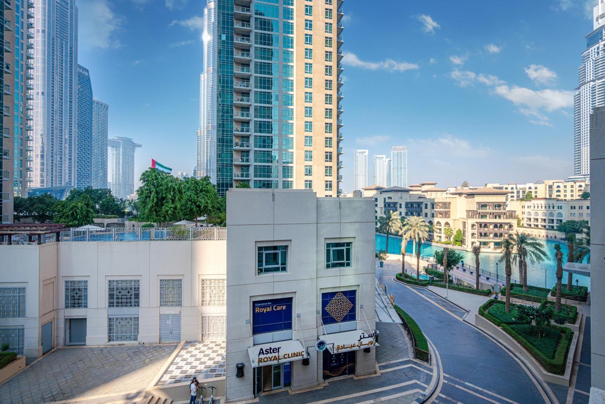 Apartamento Luxurious With Stunning Burj Khalifa, Pool & Views Steps From Mall Dubai